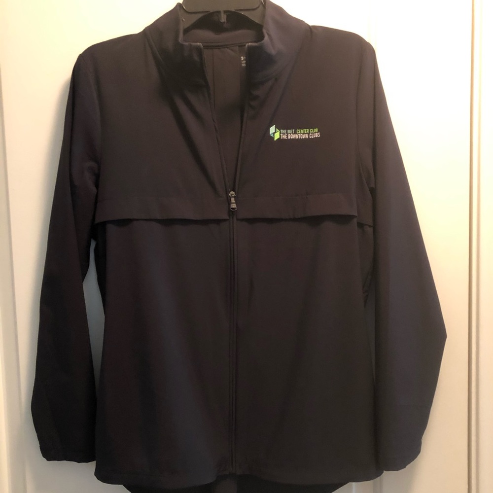 SOLD! 🎉 UNDER ARMOUR Loose Fit light golf jacket